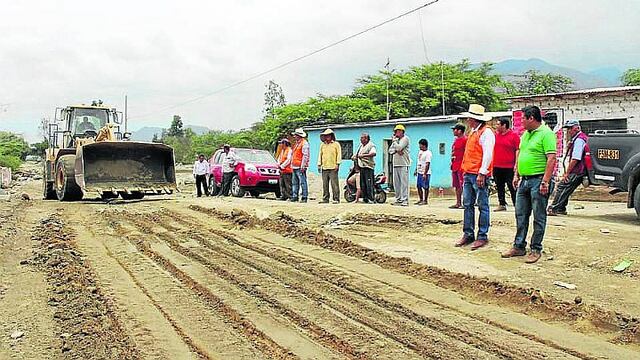 Recuperan carreteras y vías de acceso a Yauca afectadas por huaicos