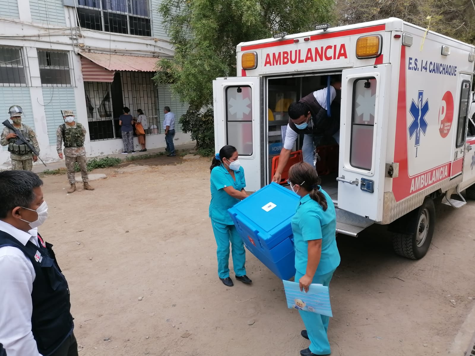 El director de Salud asegura que toda la región tiene solo 60 ambulancias.