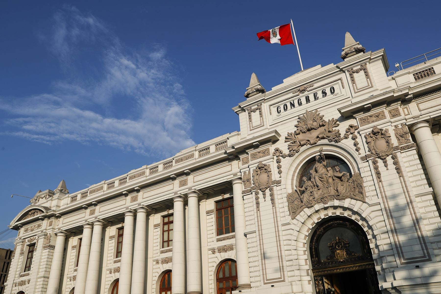 Los legisladores elegidos para el periodo 2026-2031 debieron entregar este martes sus credenciales emitidas por el JNE y las declaraciones juradas correspondientes como parte del proceso de instalación del Congreso bicameral. (Foto: Agencia Andina)