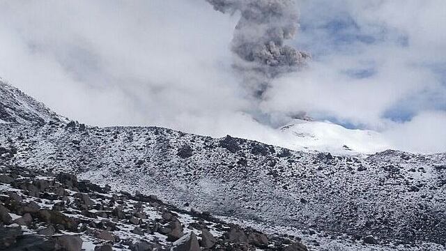Volcán Sabancaya: actividad eruptiva y lluvias amenazan con desencadenar lahares