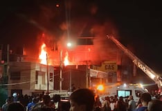 Trujillo: Incendio consume un local de venta de pinturas para autos en Huanchaco