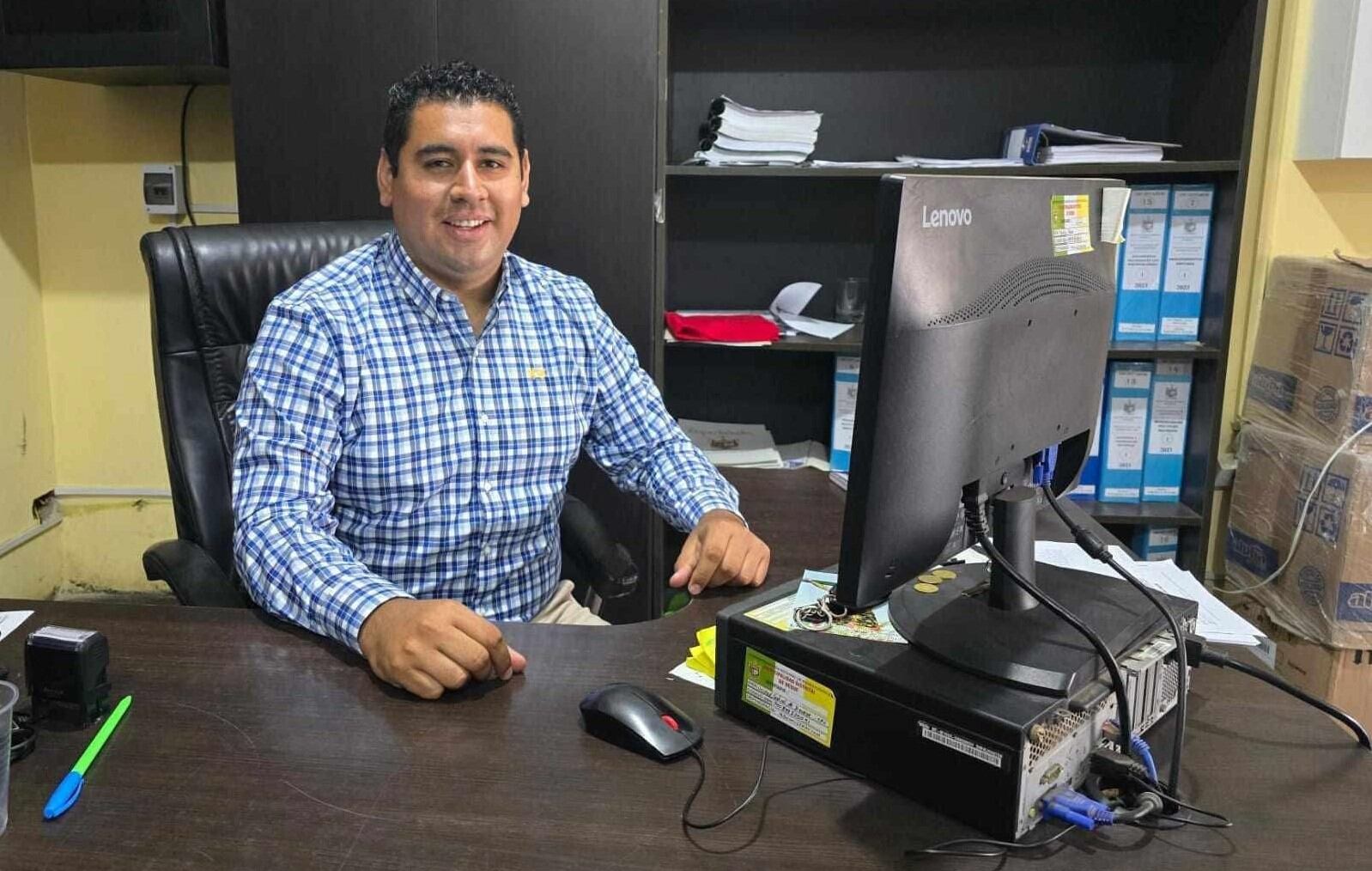 Exfuncionario fue cesado de su cargo.