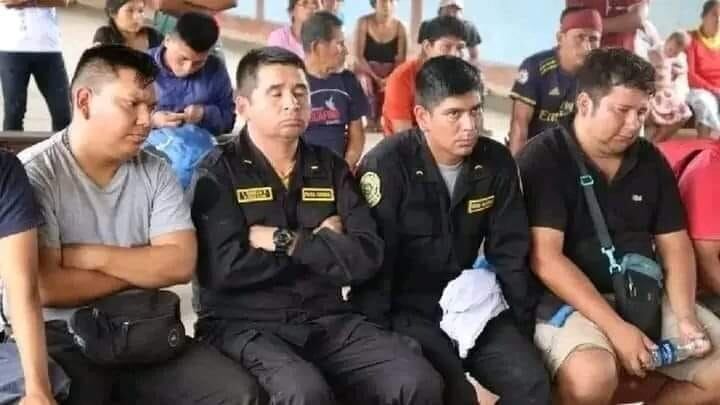 Los agentes policiales fueron intervenidos en unas embarcaciones que transportaban dragas, que son utilizadas en la minería artesanal ilegal en la región Amazonas