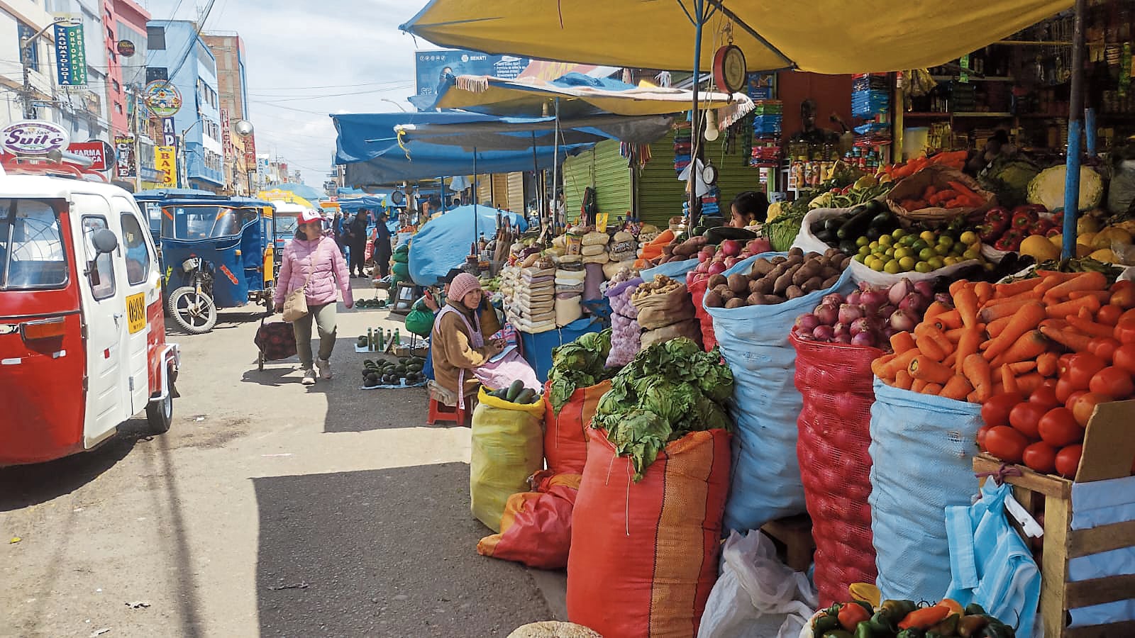 Variedad de productos en mercado. Foto: GEC.