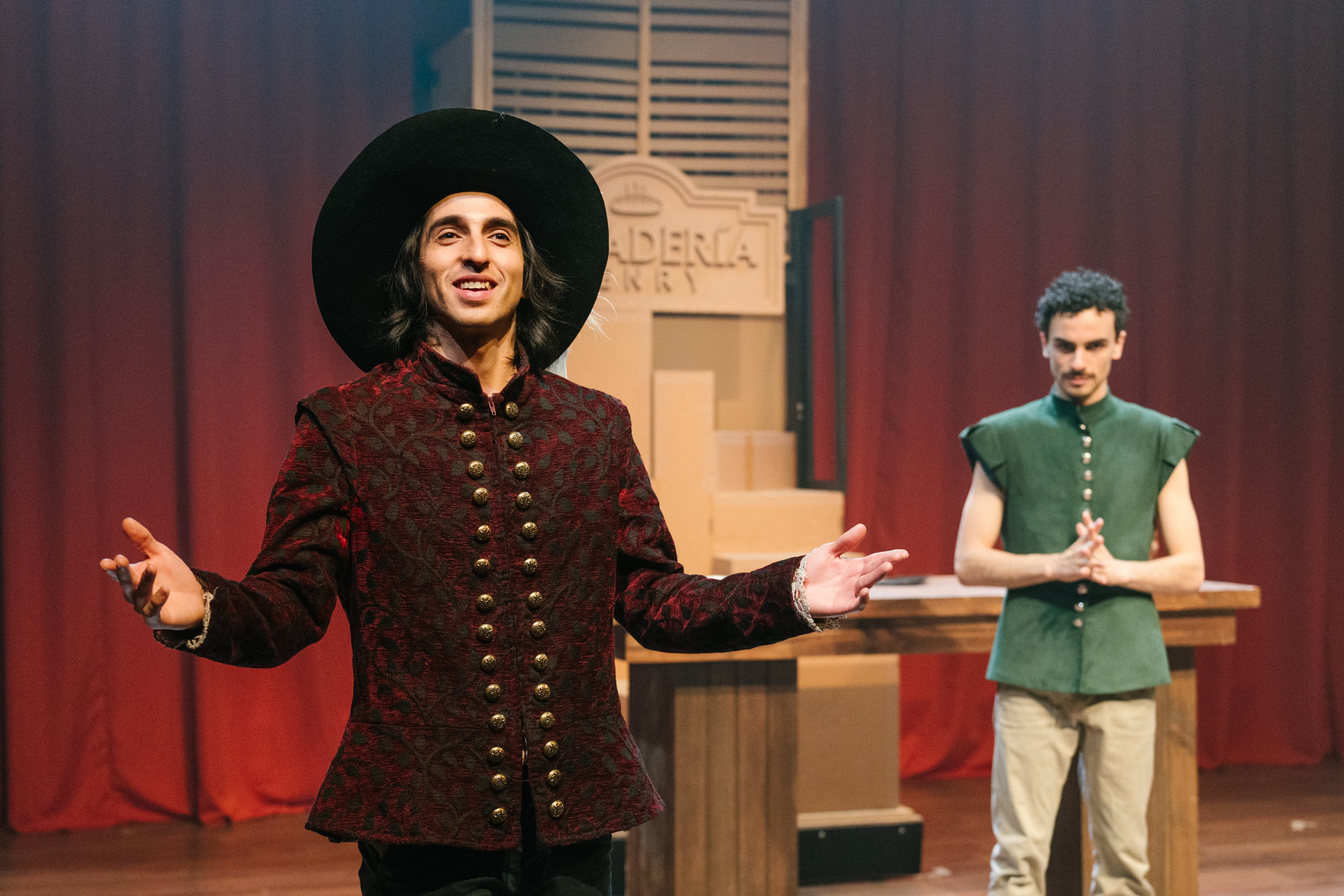 La nueva adaptación dirigida por Fito Valles y coproducida con Teatro La Plaza apuesta por música en vivo, humor y una puesta familiar para acercar el clásico francés a nuevas generaciones.