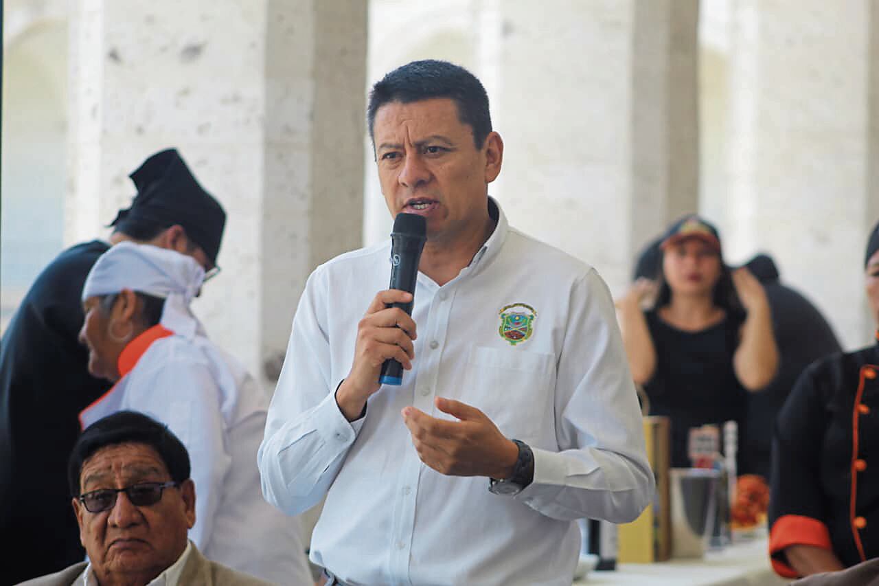 Alcalde de Castilla (Arequipa), Renzo Pastor, se mostró seguro de ganar en el arbitraje. (Foto: Álvaro Figueroa/@photo.gec)
