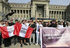 Barberos protestaron frente al Palacio de Justicia por extorsiones y asesinatos en su gremio