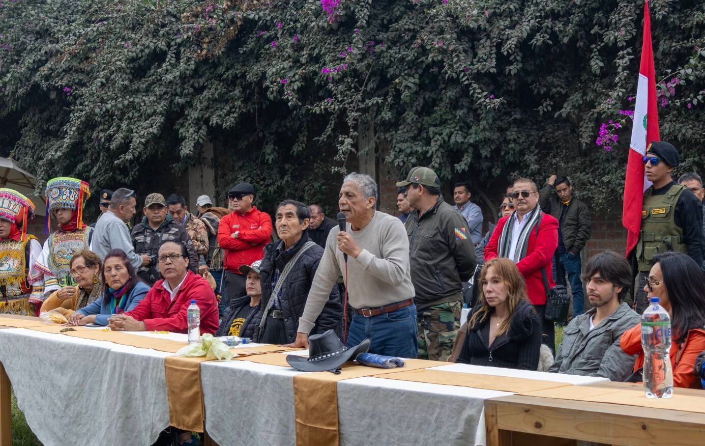 Antauro Humala continúa en campaña a pesar de que todavía no se ha definido su candidatura.