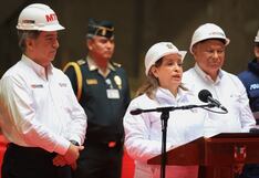 Dina Boluarte supervisa la llegada de la tuneladora “Delia” a la estación Plaza Bolognesi de la Línea 2