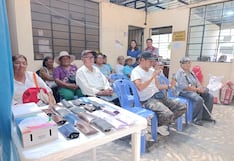 Ica: entregan lentes de medida a beneficiarios de campaña de salud visual