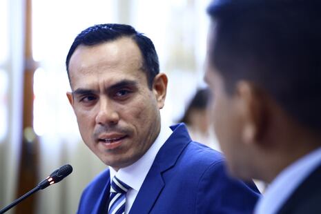 José Luna Gálvez propone la vacancia presidencia contra José Jerí