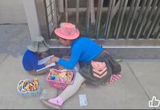Ica: menor vende dulces mientras hace su tarea en la calle y conmueve las redes sociales