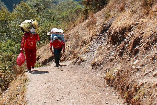 Las agencias deben pagar a los porteadores su Seguro Complementario de Trabajo de Riesgo, en caso sufran algún tipo de accidente en la ruta.