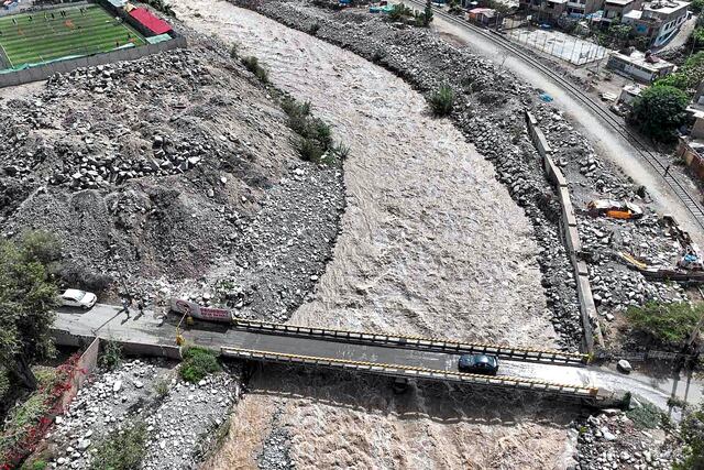 El caudal de los ríos se tornó muy violento por las lluvias.