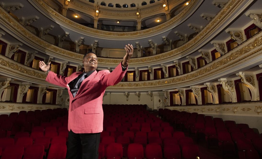 Cantante regresa a los escenarios limeños para festejar el Día de la Madre