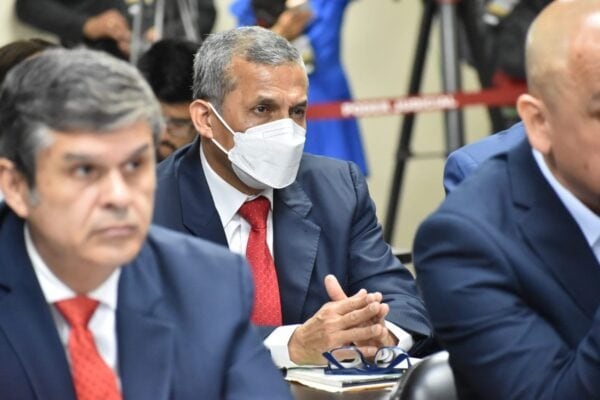 Lo último de la coyuntura política de manera resumida en las Chiquitas del día, la sección crítico-festiva-chismosa con “animus jocandi” de Correo.