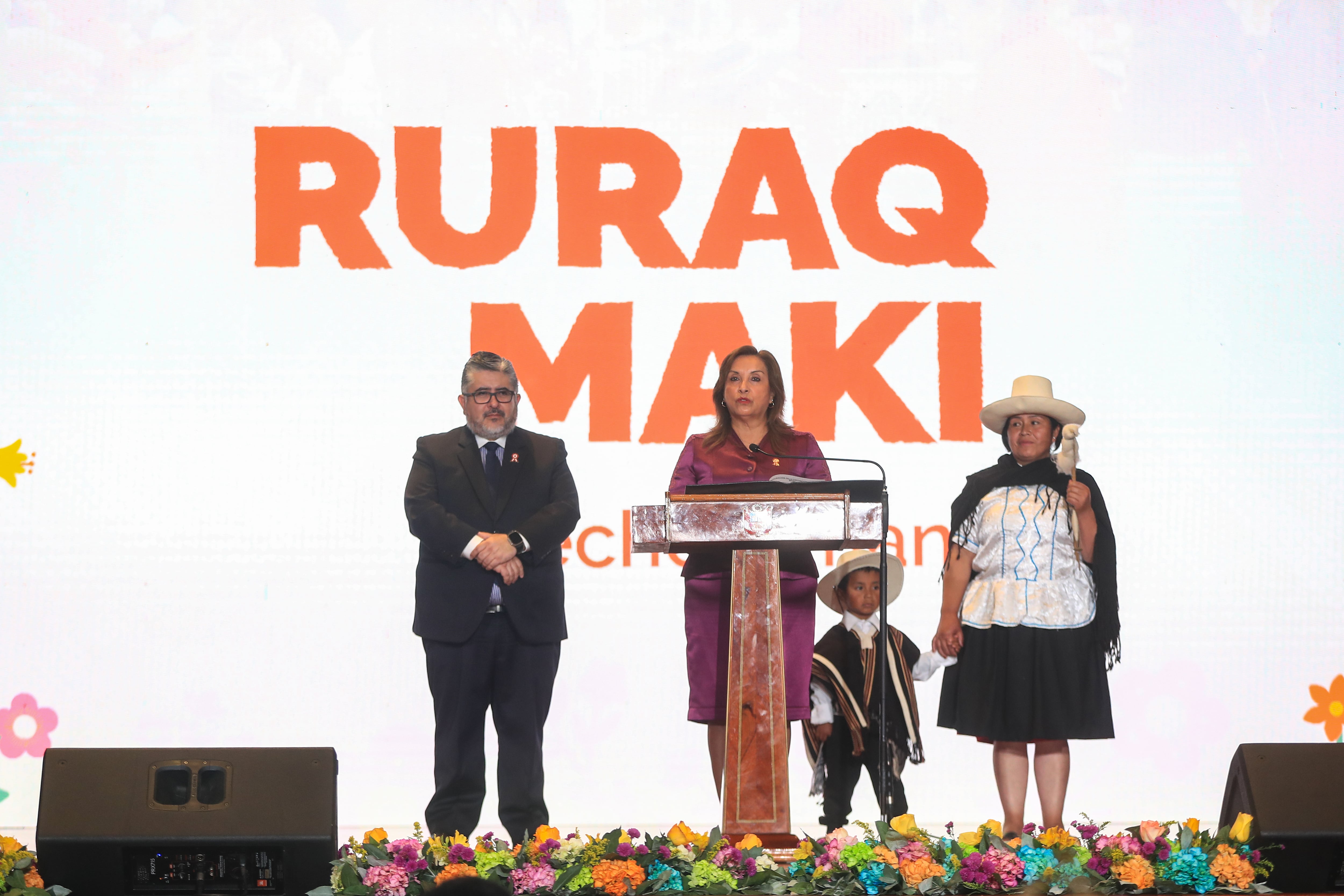 La presidenta Dina Boluarte inauguró la muestra más importante de arte hecho a mano del país y reafirmó el compromiso de llevar la cultura peruana más allá de las fronteras