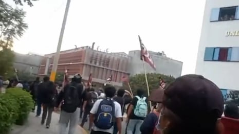 Estudiantes protestan en la Universidad San Marcos en rechazo a proyecto que busca reelección de rectores