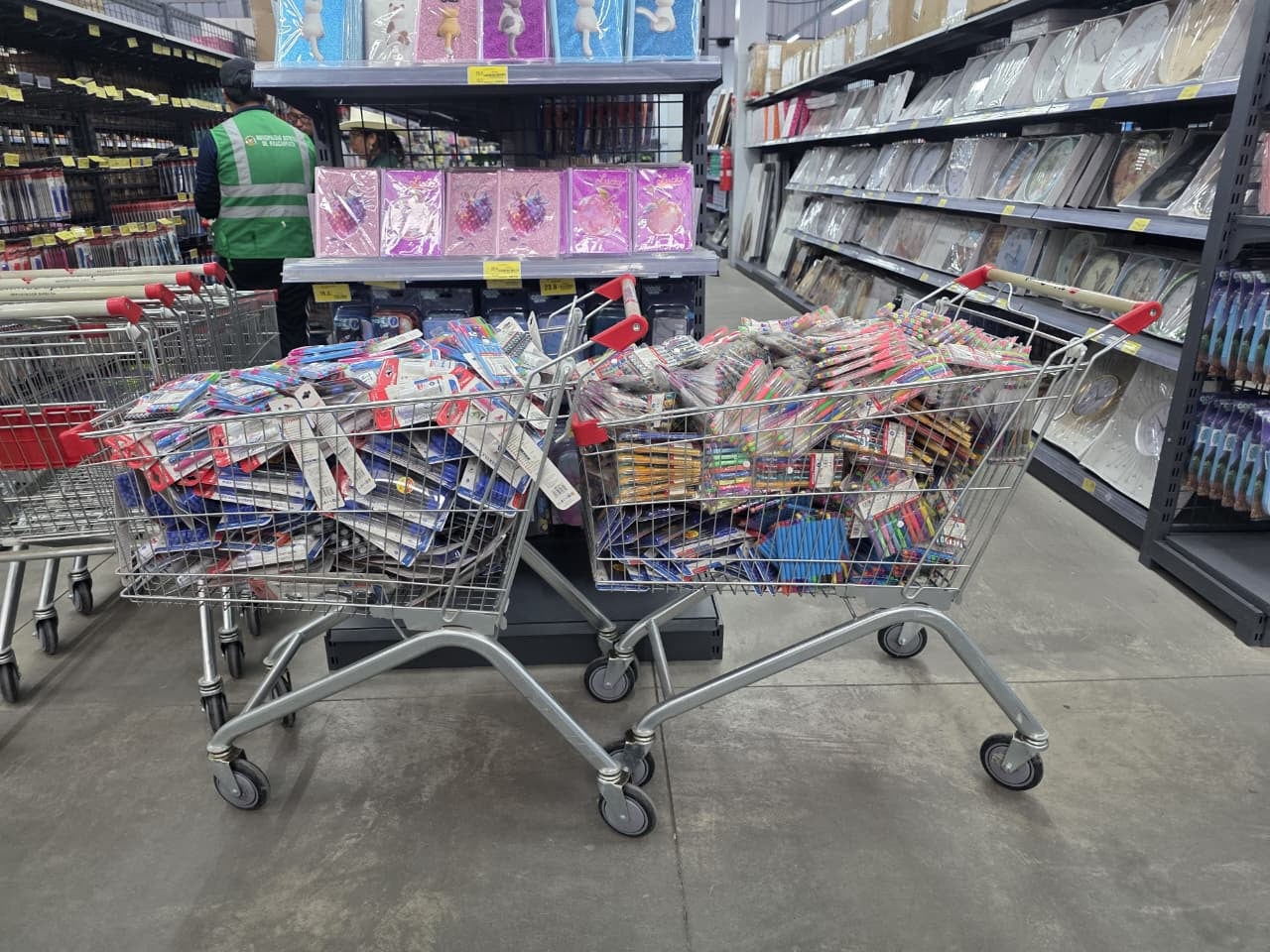 Arequipa: Inmovilizan más de mil productos por no contar con registro sanitario en Paucarpata