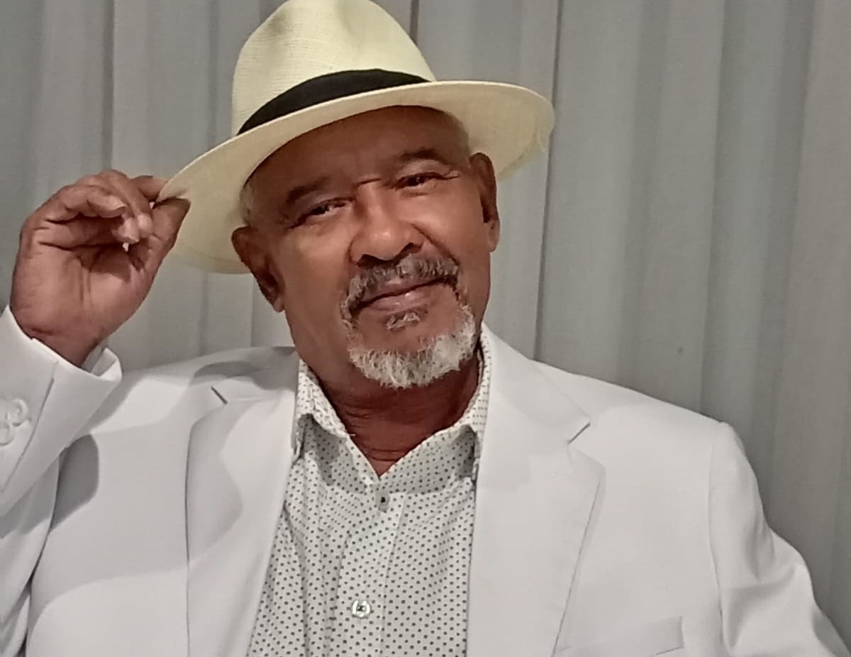 El artista panameño trae lo mejor de su repertorio de grandes éxitos como “Cuando florezcan las amapolas”, “Cuerpo de guitarra”, “Mi vecina”, “La luna y el toro”, “Una noche más”, “A nuestro modo”, entre otros.
