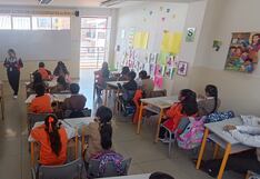 Instalan moderno mobiliario para escolares