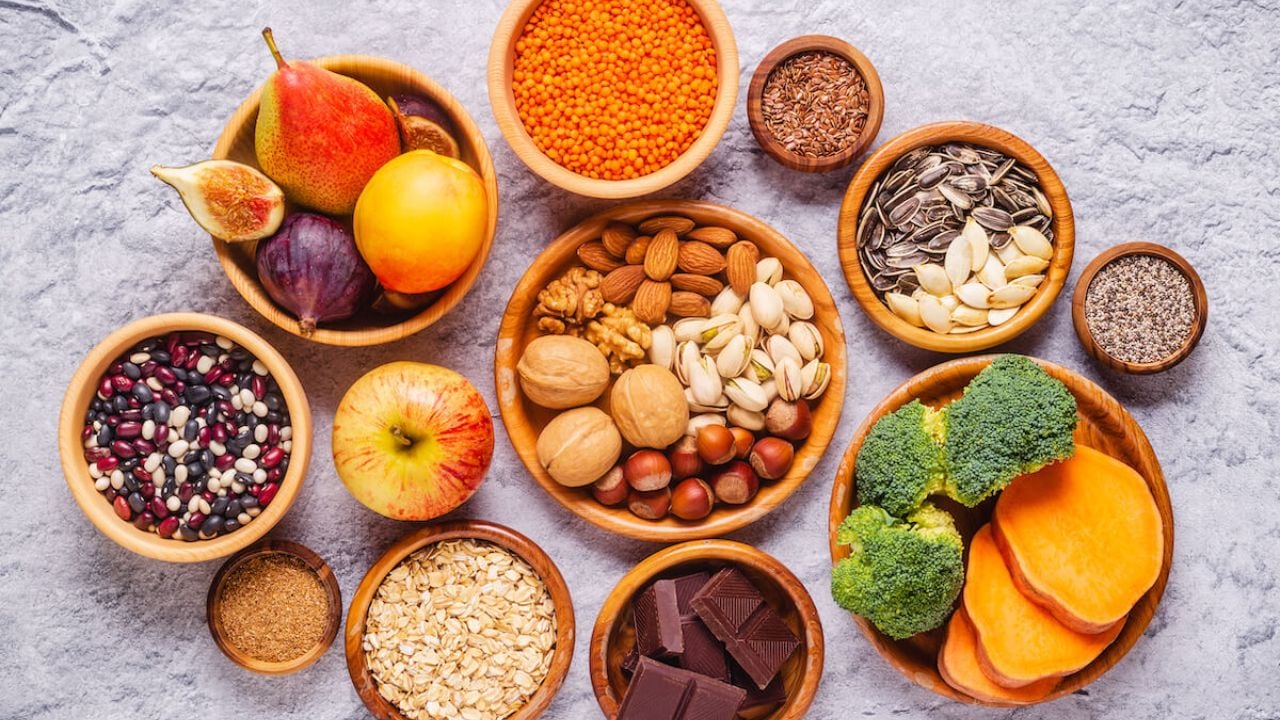 La fibra no solo contribuye a la digestión. Expertos destacan su importancia para el control de la glucosa, la salud cardiovascular, el sistema inmunitario y el equilibrio del microbioma intestinal.