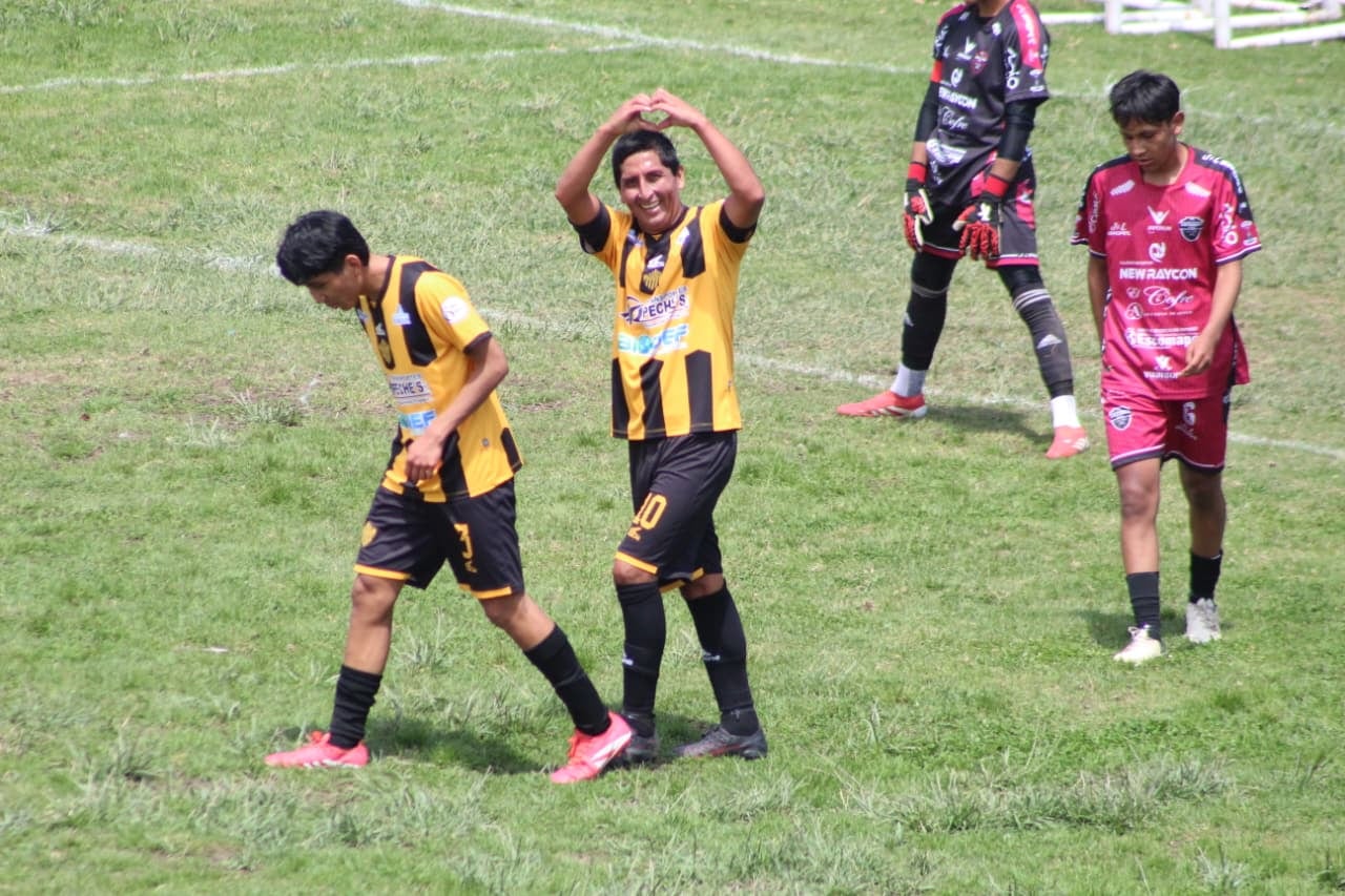 FBC Aurora goleó 6 a 0 al Arequipa FBC por la octava fecha del torneo del Cercado. (Foto: Álvaro Figueroa/@photo.gec)