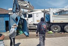 Accidente de tránsito en Arequipa: Tráiler sin control arrasa cinco puestos
