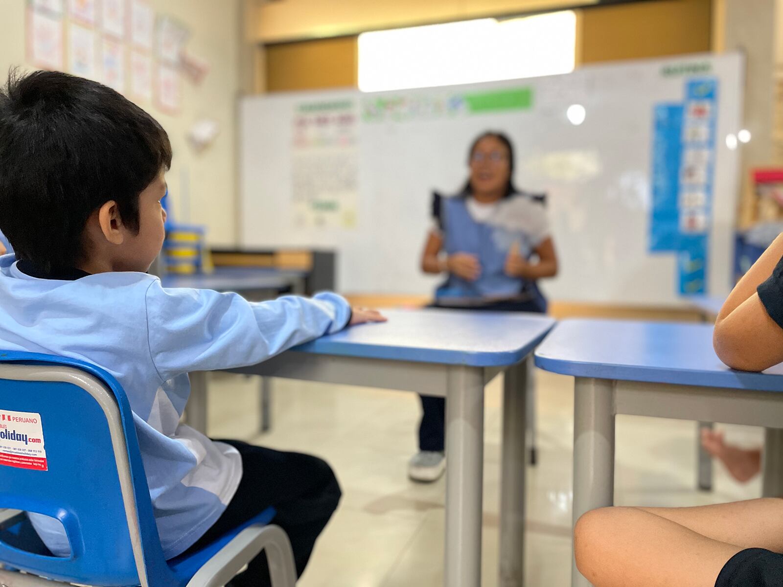 Los niños reciben sesiones de clase en aulas específicas de autismo en El Alba.