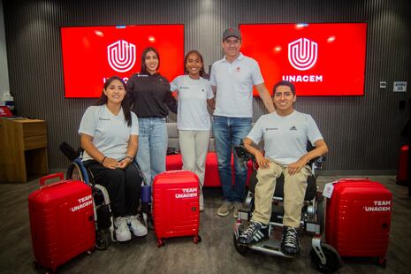 Con Kimberly García: se renueva y reafirma el compromiso con el Team UNACEM