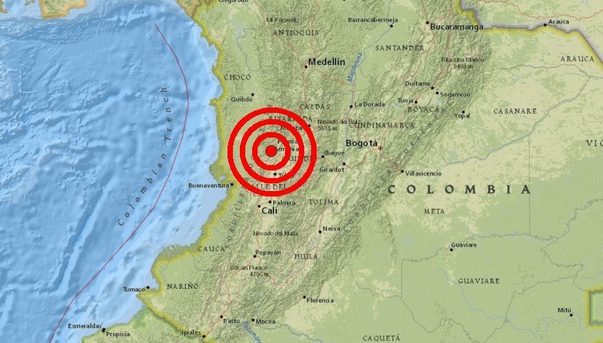 El fuerte sismo tuvo su epicentro cerca de San José del Palmar, en Chocó, y una profundidad aproximada de 100 kilómetros. El movimiento se sintió en Bogotá, Cali, Quito y Panamá.