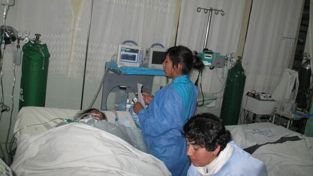 Trabajadores de 46 centros médicos exigen incentivos laborales