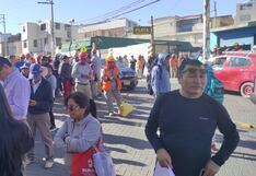Obreros protestan en Arequipa por temor a la paralización de obra en colegio Luis H. Bouroncle