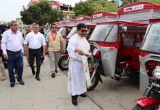 Sullana: Ministro entregó 20 motofurgones para recicladores