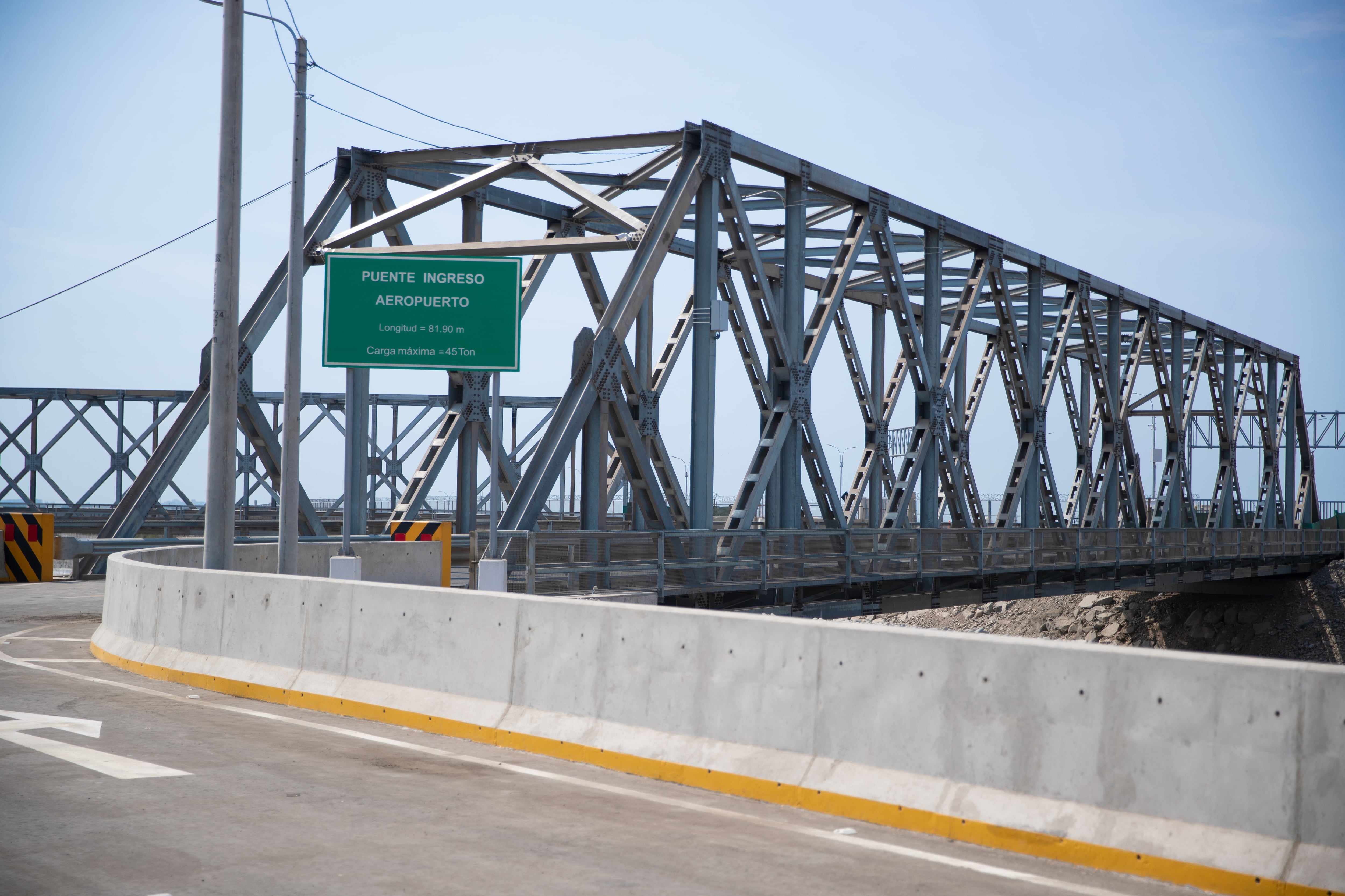 Puentes modulares ubicados en la intersección de la avenida Morales Duárez y nuevo aeropuerto Jorge Chávez.