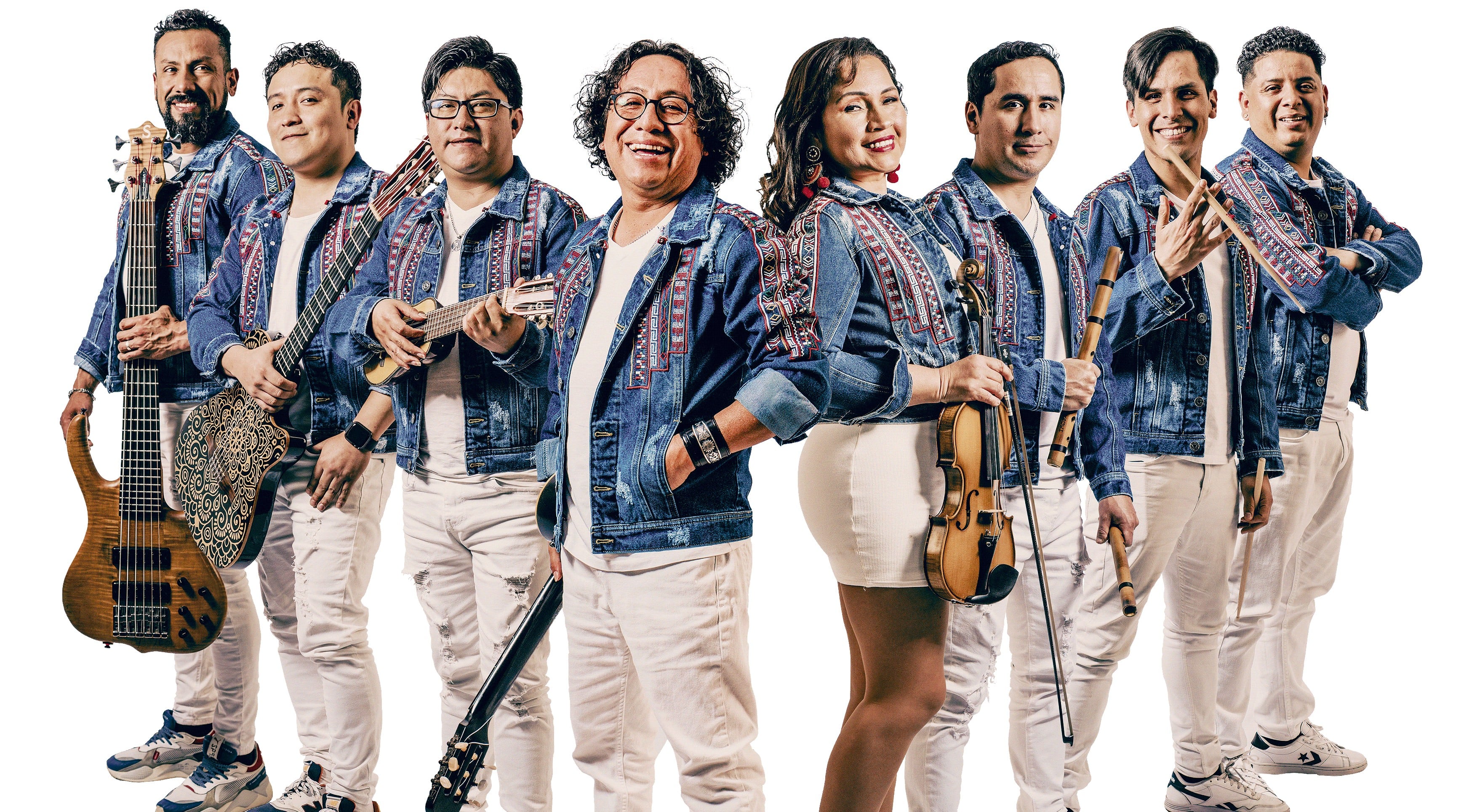 “En nuestra celebración por los 25 años de vida artística tenemos la intención de ofrecer un espectáculo que permita interactuar y fusionar con artistas y grupos internacionales como el TRI y Ráfaga, comentó Dilio Galindo Moreno, líder de Antología.