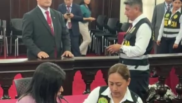 Expremier Betssy Chávez ya es reclusa del Penal Anexo Mujeres.
