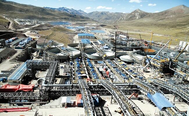 26 de noviembre del 2013. Hace 10 años. Chinalco deja oferta por Las Bambas. Las compañías de China están intentando sacar provecho de la caída de los precios de las materias primas para comprar activos en el extranjero.