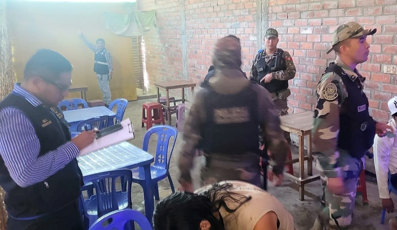 Integrantes del COPROSEC realizaron también, el control de identidad a distintos parroquianos.