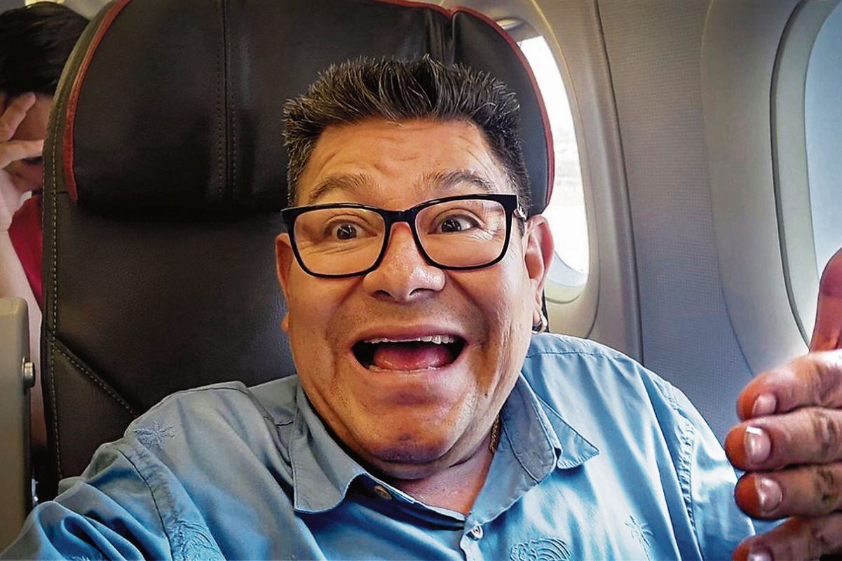 A sus 50 años, Dilbert Aguilar enfrenta una severa neumonía que ha agravado su estado de salud.