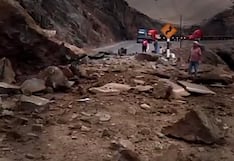 Tránsito restringido en la Panamericana Sur tras derrumbe en La Planchada, en Arequipa