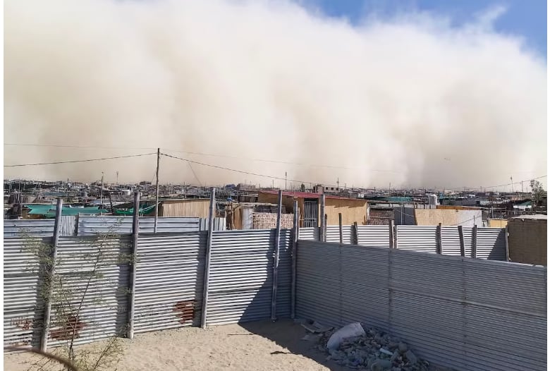 El evento cubrió varias provincias con una densa nube de polvo, redujo la visibilidad y activó las alertas de precaución.
