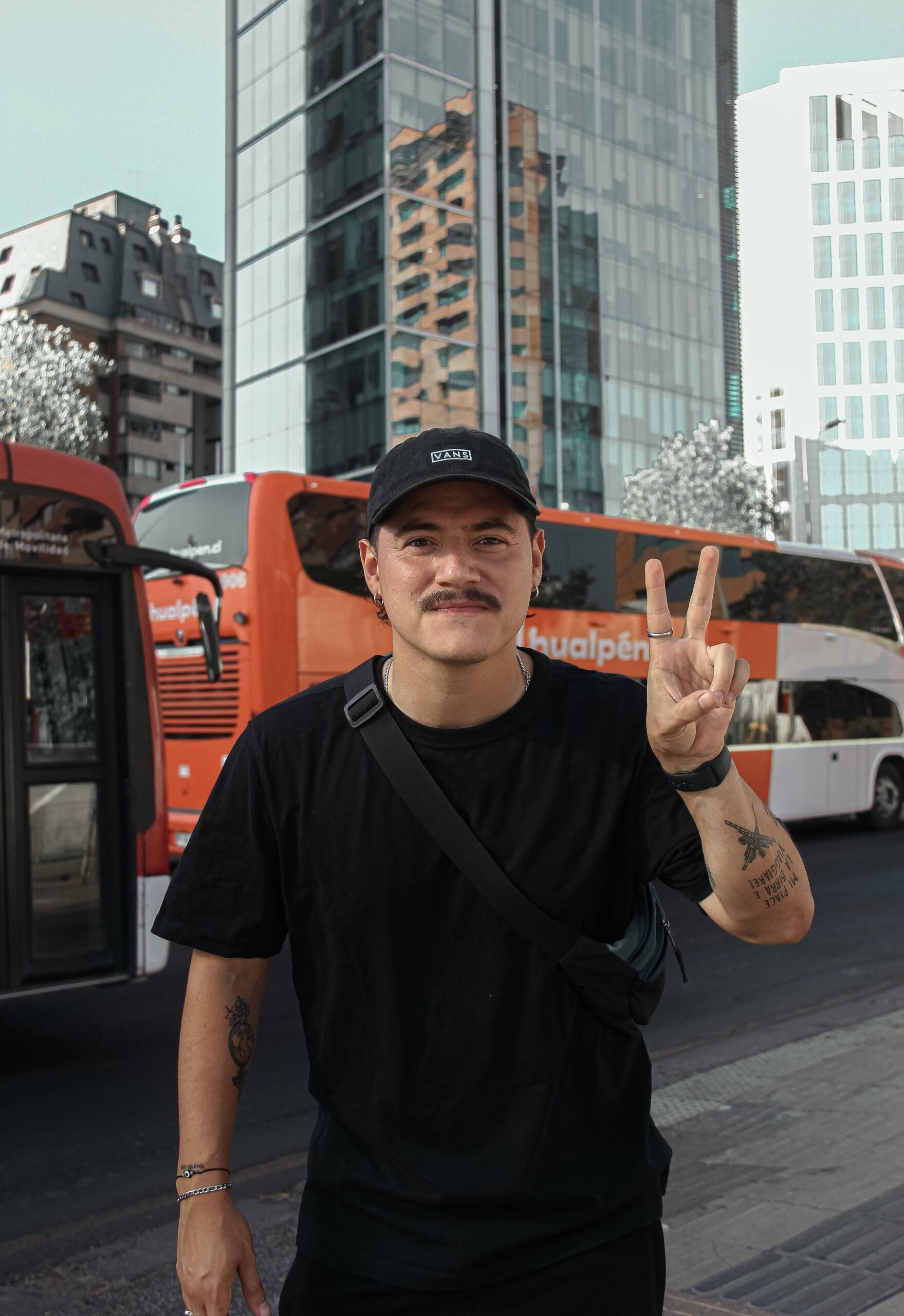 "Pasaje en Mano", es el nombre de su canal en YouTube .