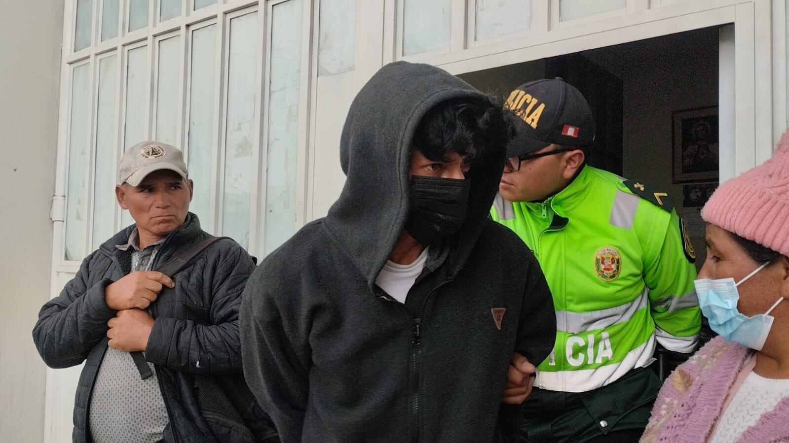 Detienen a sujeto que empujó y mató a su colega por una cerveza