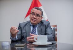 Juan Santiváñez llegó a Palacio de Gobierno en carro de proveedora del Estado