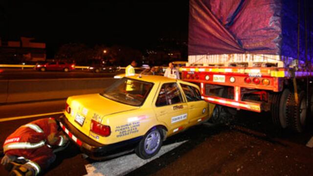 Taxista y pasajero salvan de morir de milagro en Surco