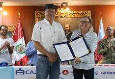 Reconocen a destacada nadadora María “Choco” Vivanco en Piura