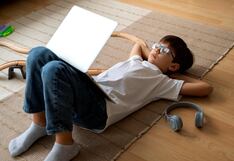 ¿Cómo cuidar la postura de los niños en el colegio? Consejos para elegir mochila, escritorio y silla