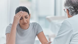 ¿Cuándo un dolor de cabeza puede ser migraña? Señales para acudir al neurólogo