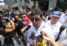 Transportistas llegan al Congreso y deben esperar por “hora de almuerzo” de congresistas